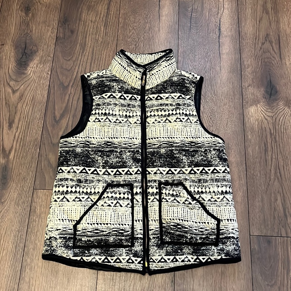 Bo bell black and white vest